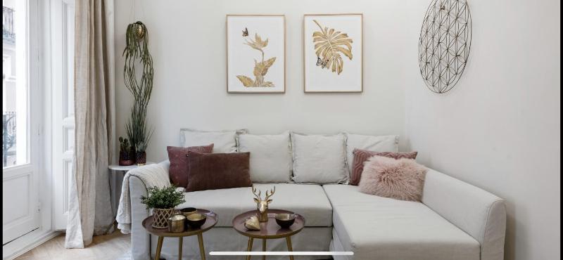 Amazing and new apartment five minutes from gran via — отель с удобствами в Мадриде