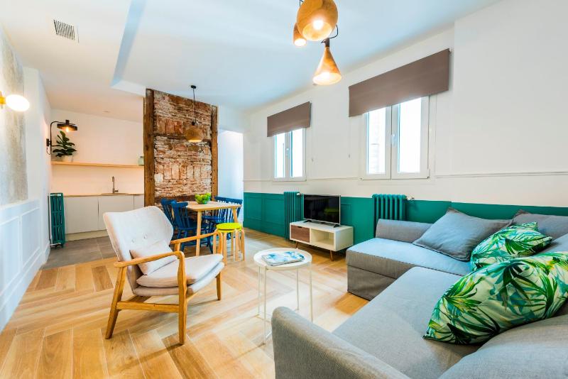 Be Mate Gran Via Suites — забронировать отель в Мадриде