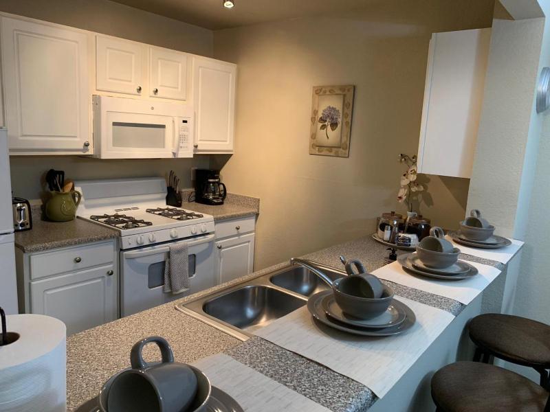 Hollywood Loft spacious with 2 beds and parking — комфортный отель в Лос-Анджелесе
