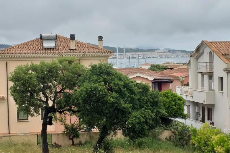 Strategico Ungaretti a Olbia - Appartamento con Balcone