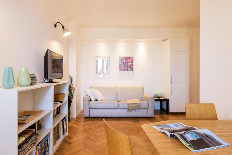 JOIVY Homey 1-bed with view near CityLife — забронировать отель в Милане