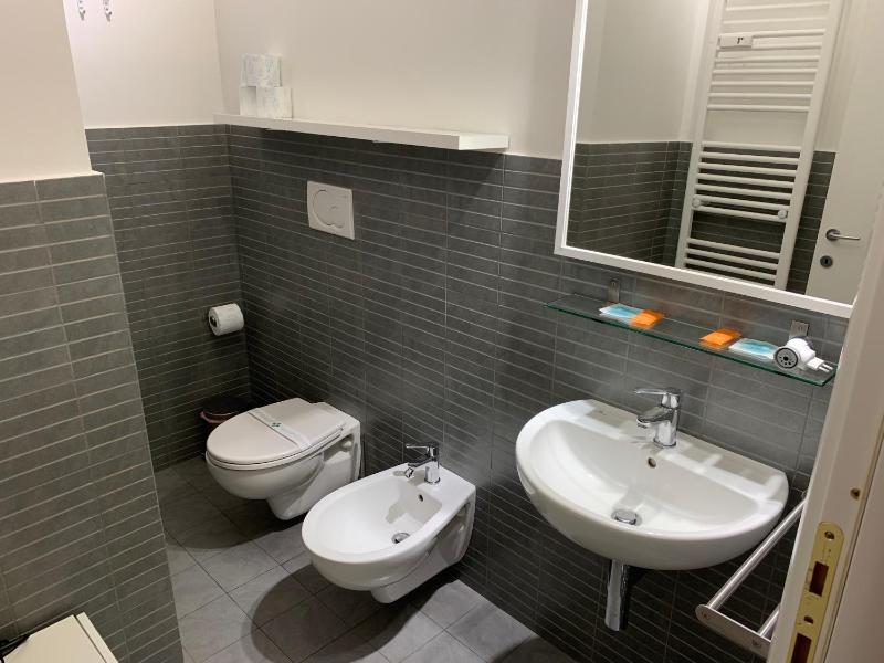 Tiburtina Suites, Roma — забронировать отель в Риме