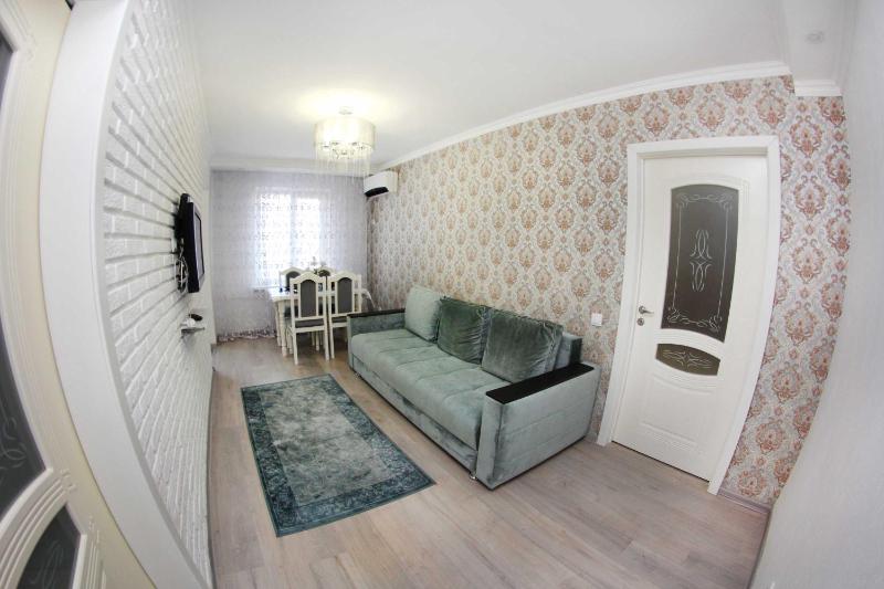 Uutnye dvuhkomnatnye apartamenty v centre, Nazarbaeva 45 — отель в Алматы, Казахстан