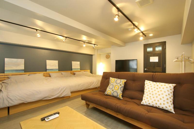 GUEST HOUSE OSAKA TSUKAMOTO Vacation STAY 4549 — комфортный отель в Осаке