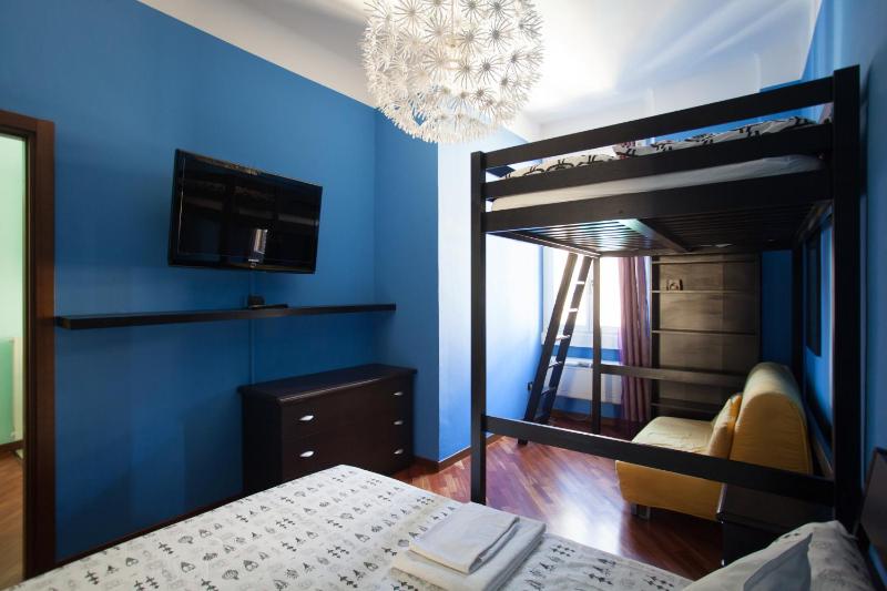 Colorful apt in Milano — отель с удобным расположением в Милане