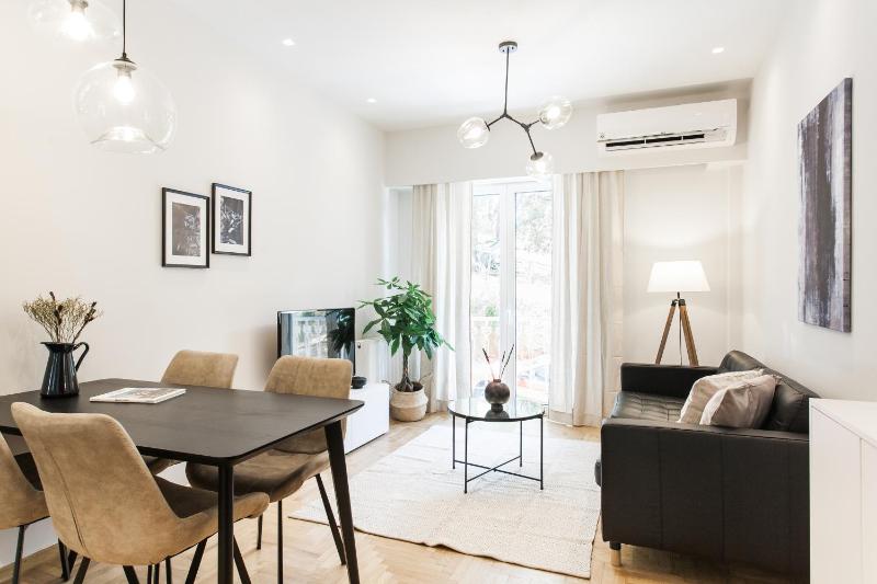 Peaceful 2BD Apartment in Kolonaki by UPSTREET — отзывы гостей и цены