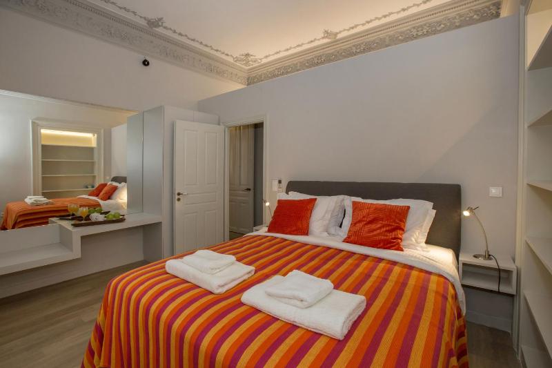 Sophisticated apartment in Syntagma by GHH — забронировать отель в Афины