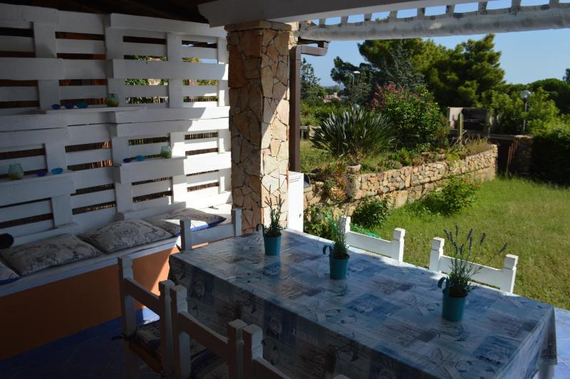 Villa Finamore a Costa Rei - Elegante Villa con Giardino