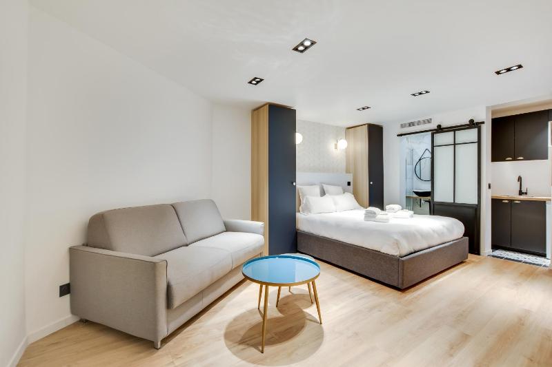 Цены на Pick A Flat's Apartment in Bastille - Rue du Chemin Vert в Париже