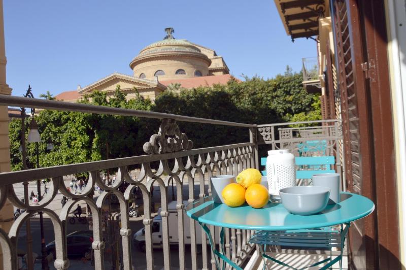 Teatro Massimo City Center Apartments — отзывы гостей и цены