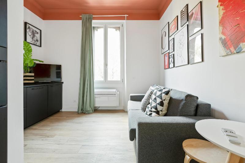 Modern and cozy apt in Porta Romana — отель с удобным расположением в Милане