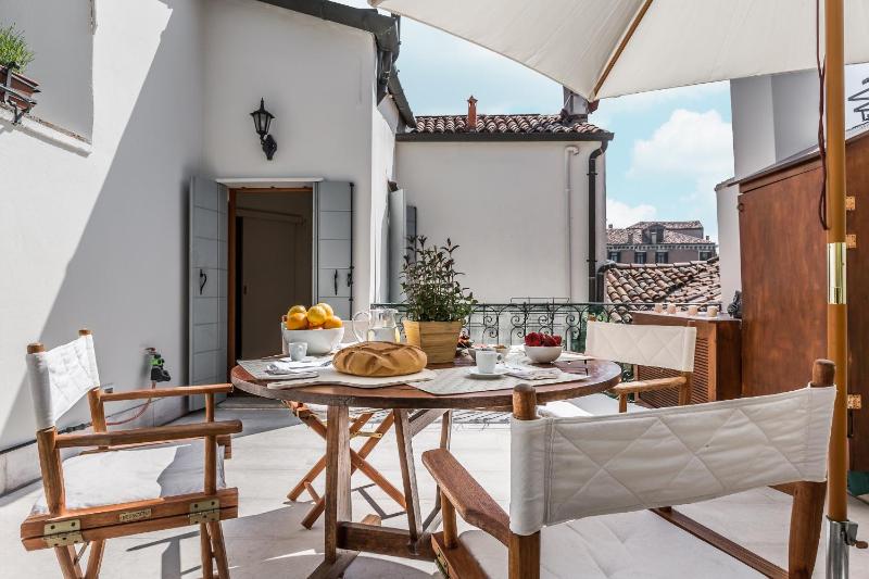 Ca' Pantalon Terrace — отель с удобным расположением в Венеции
