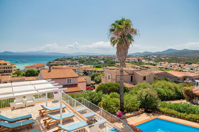 Sardinia Blu Residence a Golfo Aranci - Appartamenti con piscina