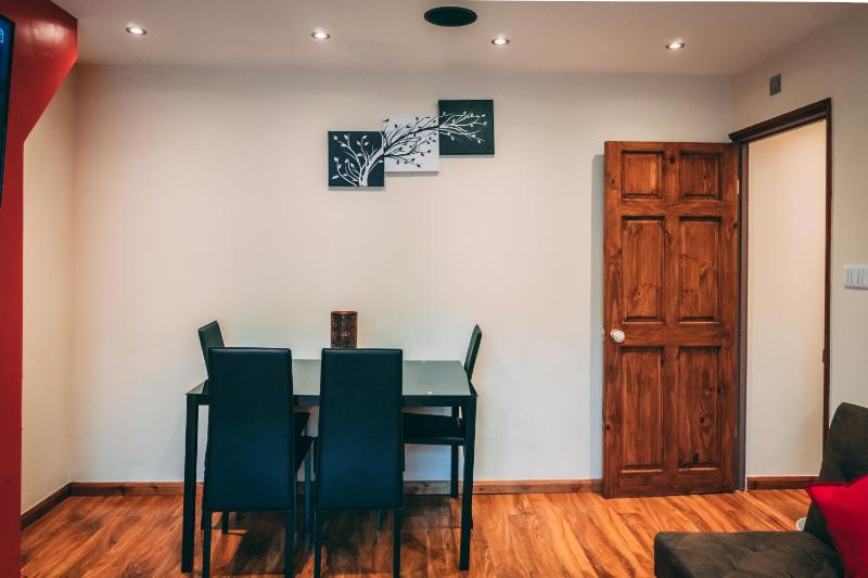 Hotel Quality Stay,2 bed Apartment near the City Centre, 2min Walk from Metro Station — отель с удобным расположением в Лондоне
