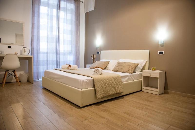 Smeraldo Suite — отель с удобствами в Неаполе