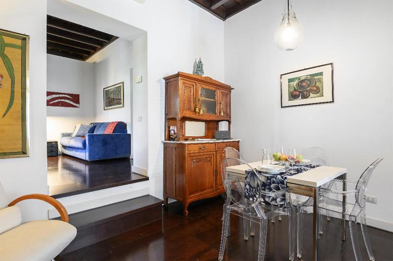 Delizioso appartamento a Campo de' Fiori — отель в Риме, Италия