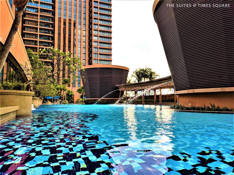 The Suites at Times Square KL Kuala Lumpur — отель с удобствами в Куала-Лумпуре