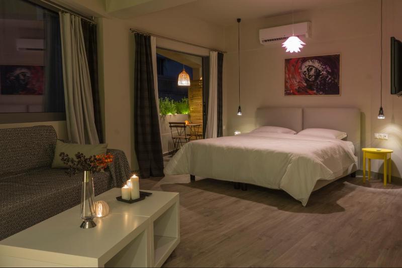 Athens Suites — забронировать отель в Афины