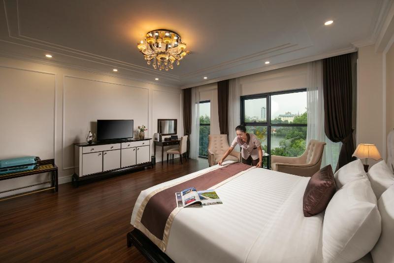 Adonis Hotel — отель с удобным расположением в Ханое