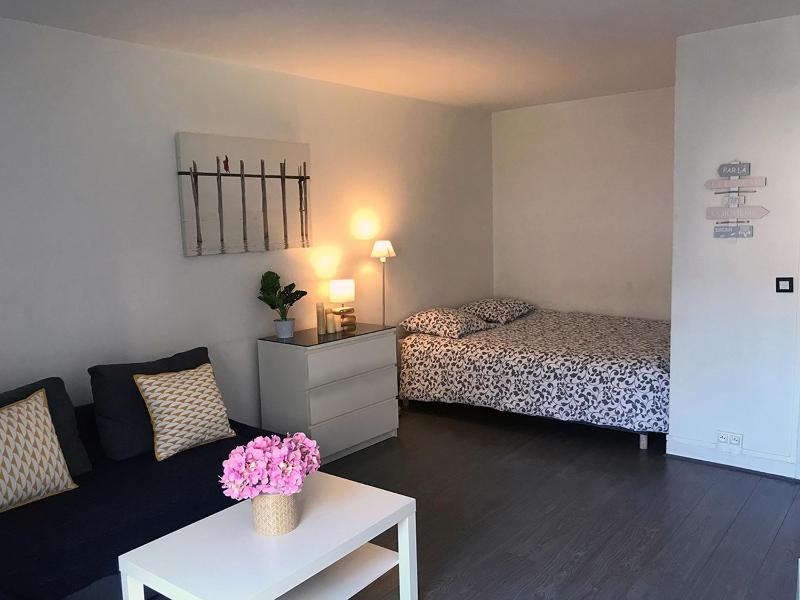 Цены на Lovely Flat Champs de Mars Eiffel в Париже