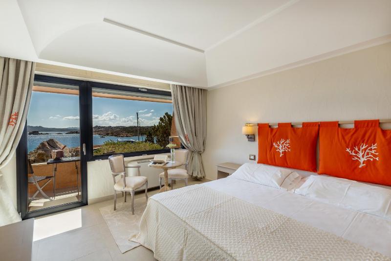 Hotel Cala Lunga a La Maddalena - Resort di lusso 3 baie