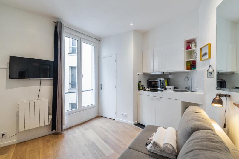 Цены на Cosy studio close to Grands Boulevards - Welkeys в Париже