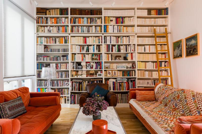 Veeve - The Library Wall — отель с удобным расположением в Париже