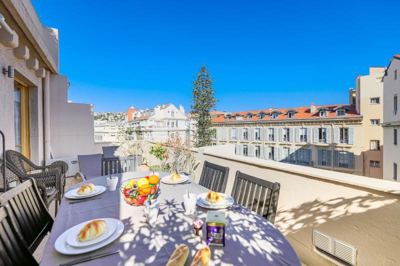 Palais l'Escurial AP4069 by Riviera Holiday Homes — отель с удобным расположением в Николь