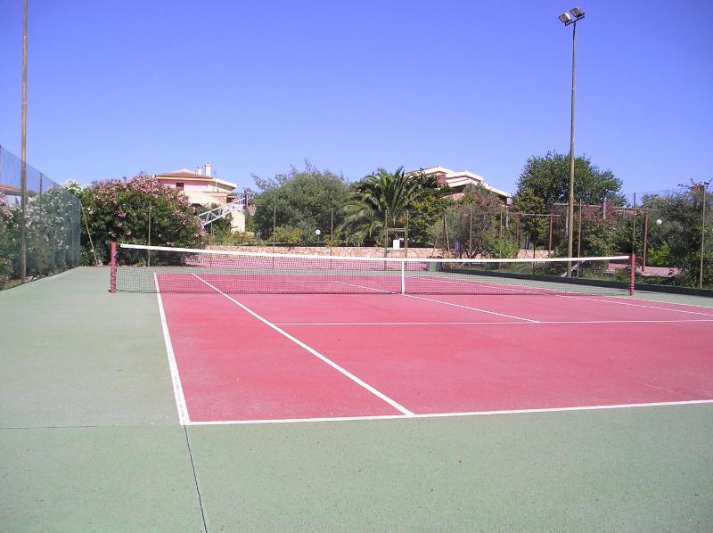Domenique a Budoni - Appartamenti con campo da tennis