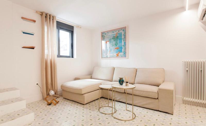 Athos 18 KOLONAKI SQUARE CENTRAL!!! — отель в Афины, Греция