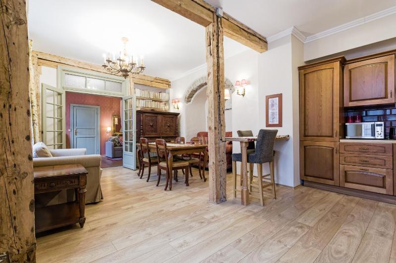 Цены на Unique & Cozy Old Town Apartment в таллине
