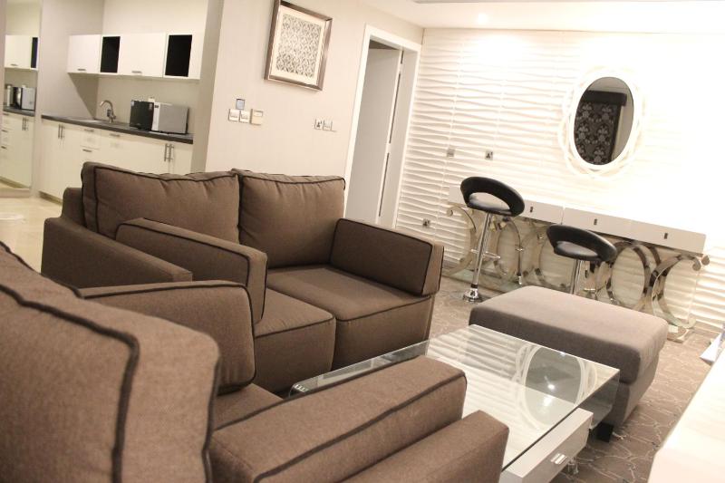 Sixty Three Hotel Suites — отзывы гостей и цены