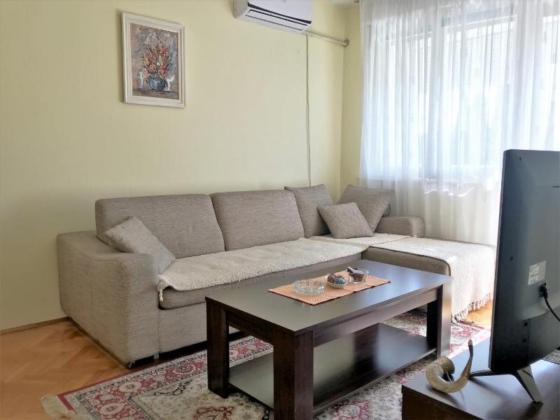 Цены на SunFlat Podgorica - Novakovic Residence в Подгорице