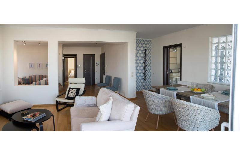 Boutique Penthouse next to Stavros Niarchos Foundation — забронировать отель в Афины