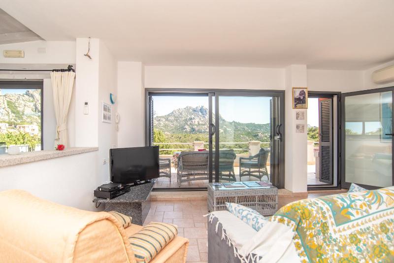 Casa Le Rocce a San Pantaleo - Lusso con Piscina