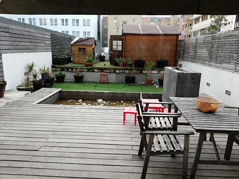 Цены на Beautiful garden-campo pequeno home в Лиссабоне