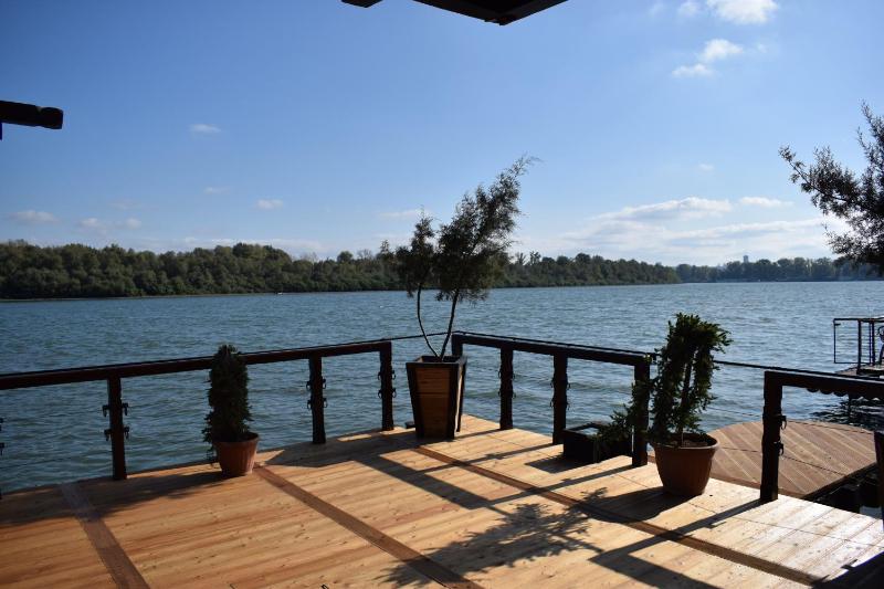 Bahus Inn — отель в Белграде, Сербия