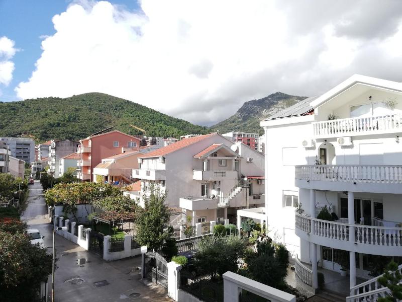 Apartment Azalea of Budva — отель с удобным расположением в Будва