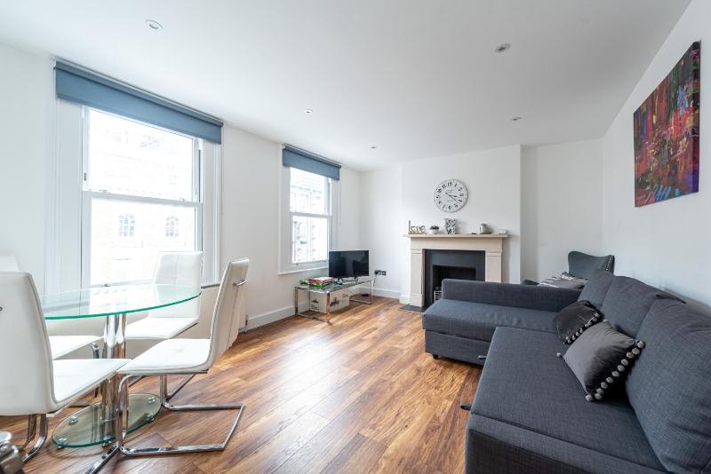 Gorgeous Apartment by Hyde Park (SS4) — отель с удобствами в Лондоне