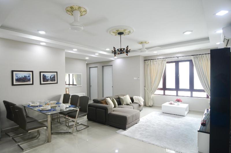 Rafflesia Condominium by Dahlia Homes — отель с удобствами в Куала-Лумпуре