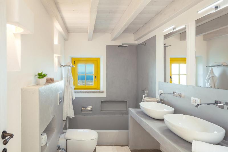 Stazzu di l'Incantu ad Aglientu - Villa con Piscina Privata