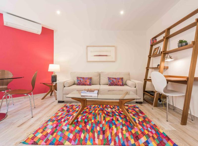 1 bedroom barrio Salamanca GOYA I — отель с удобствами в Мадриде