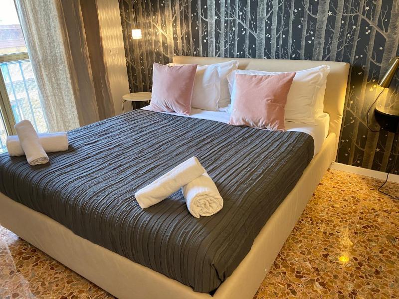 CAVOUR URBAN ROOMS by GHOR — отель в Риме, Италия