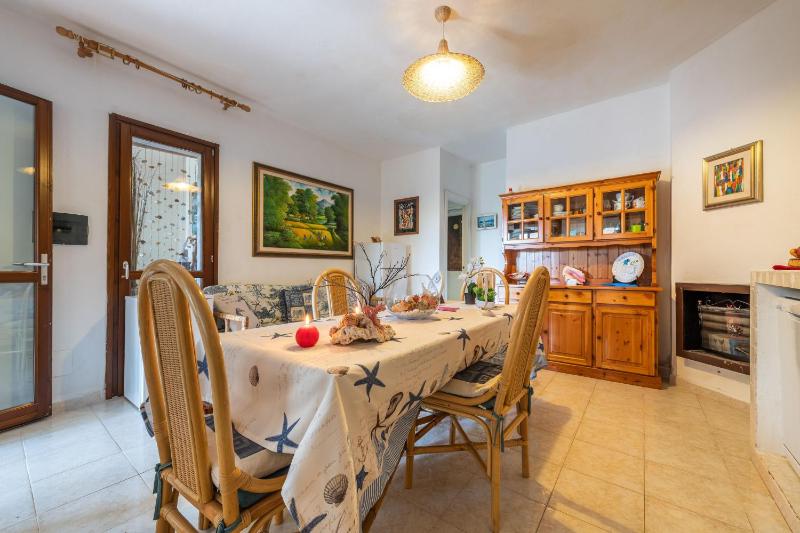 Una pineta sul mare a Pula - Splendida villa con piscina