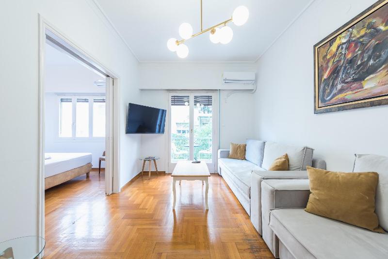 Victoria Queens Suites Apartments — отзывы гостей и цены