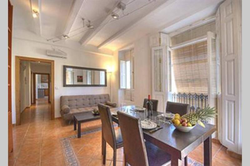 Main Central Station Apartment — отель в Валенсии, Испания