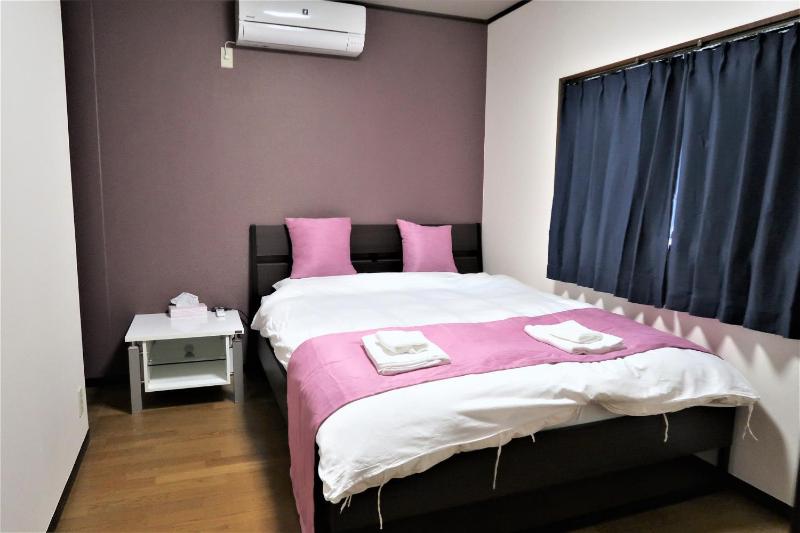 Цены на Zu daisakurahausu yi xuan jia Sakura House Guest House WIFI fuki Fuse Tsuruhashi nan bo zhi tong zui da8ming в Осаке