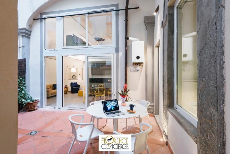 Ground Floor With Patio-Ghibellina 65 — отель в Флоренции, Италия