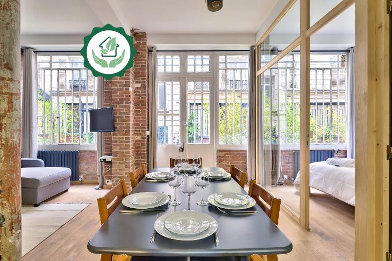 NEW Loft Apartment in the Heart of Paris - An Ecoloflat — забронировать отель в Париже