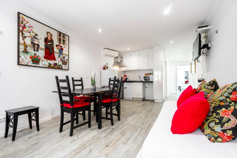 Castle Inn Lisbon Apartments — комфортный отель в Лиссабоне